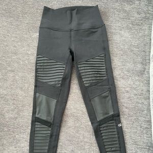 Alo yoga black moto leggings size S